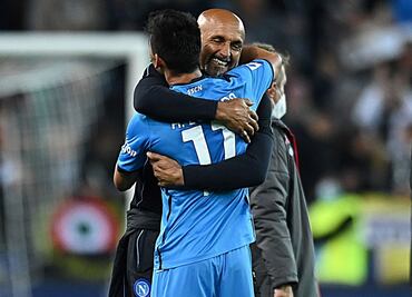 Técnico del Napoli da por terminado el escándalo con el Chucky Lozano