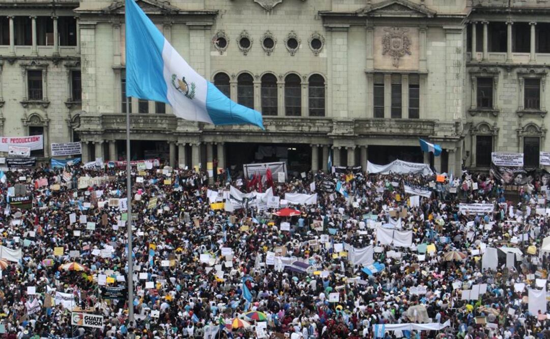 La reacción y el clamor popular, más que un “hasta aquí”, son como la necesidad de catarsis temporal ante la evidencia de una realidad que insulta y humilla (Foto: EFE/Archivo)