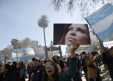 Marchan en Argentina por intento de magnicidio contra Cristina Fernández