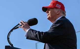 Trump afirma que operación contra Irán avanza rápido; "Furia Épica" supera previsiones