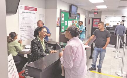 Mexicanos en el exterior tramitan INE, pero no la activan