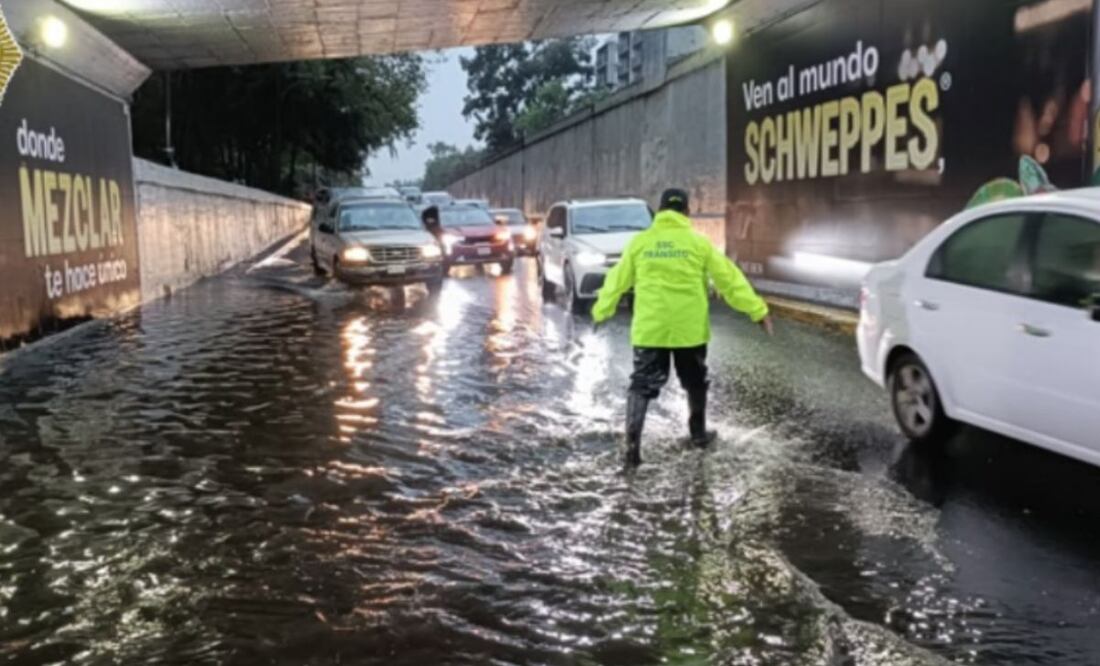 Lluvias en CDMX dejan encharcamientos afectaciones viales en alcaldías Cuauhtémoc y Benito Juárez.
Foto: Especial.