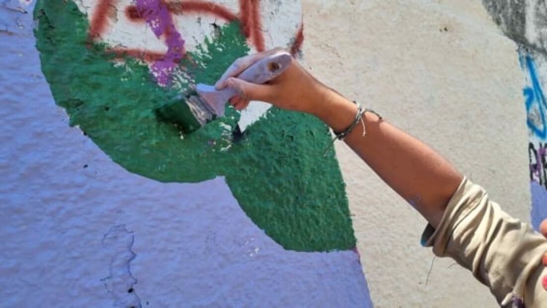 Plasman a "Nenis" empoderadas en mural de Toluca