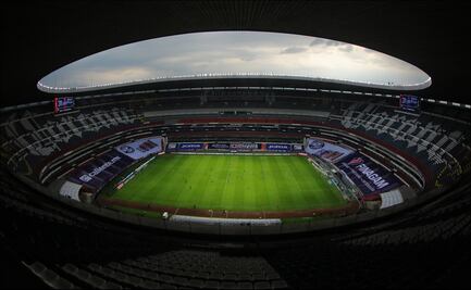 Comentaristas de Televisa excusan las fallas en el Estadio Azteca