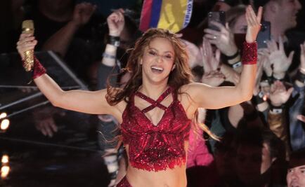 Shakira, sorprendida por mariachis que bailan Champeta