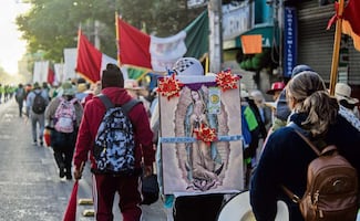Desde Toluca, miles de feligreses emprenden el camino al cerro del Tepeyac