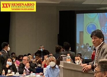 Reaparece René Bejarano y asegura que reforma energética recuperará soberanía en foro con Evo Morales