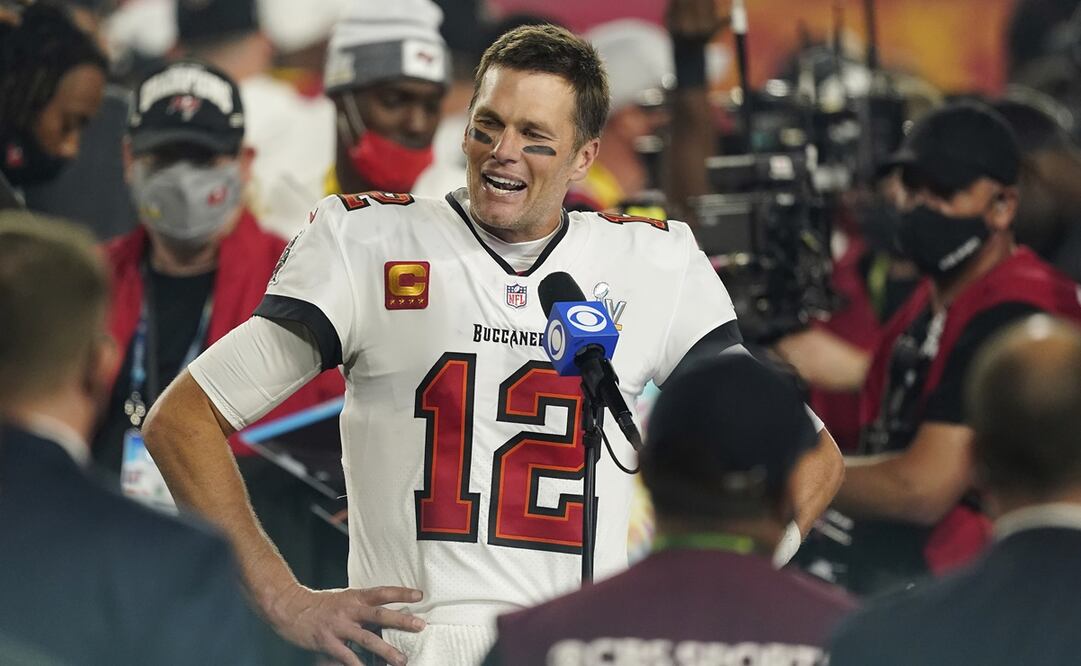 Tom Brady entrevistado tras el Super Bowl 55 - FOTO: AP