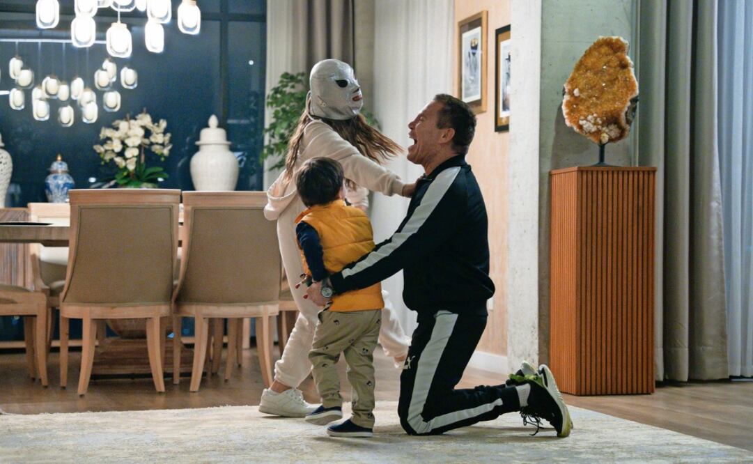 Julio explicó que no tenía la intención de hacer reality sobre su familia, pero su esposa lo convenció y por eso Los Chávez hoy es realidad. Foto: Disney+