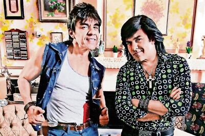 Adrián Uribe se divide entre guapos y mexicanos