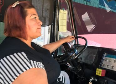 Mujer, madre y microbusera en Estado de México