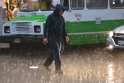 Iztapalapa emite alerta azul por pronóstico lluvia