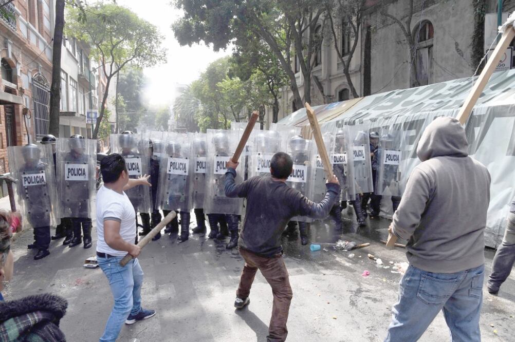 Ningún policía quiere generar daño, enfatiza José Ramón Amieva, pero acota que no pueden ser ajenos a cualquier agresión que atente contra los ciudadanos. (ARCHIVO EL UNIVERSAL)