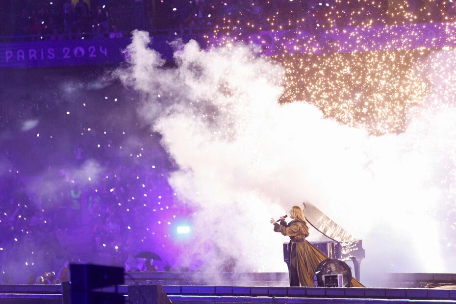 Santa, cantante de Francia, brilla en la ceremonia de clausura de los Juegos Paralímpicos - Foto: AFP