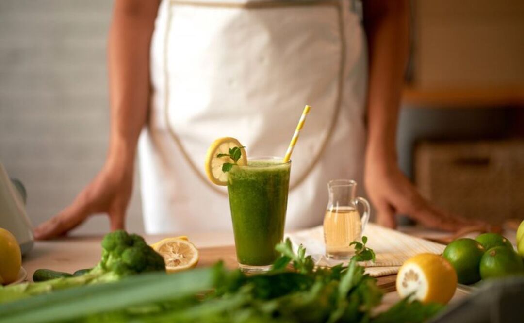 Rompiendo tabúes de los jugos detox. Fuente:Freepik.