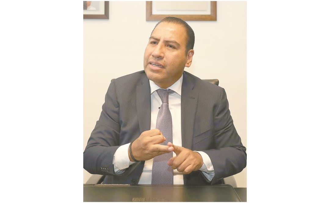 Presidente de la Comisión de Puntos Constitucionales del Senado de la República, Eduardo Ramírez Aguilar. Foto: VALENTE ROSAS. EL UNIVERSAL