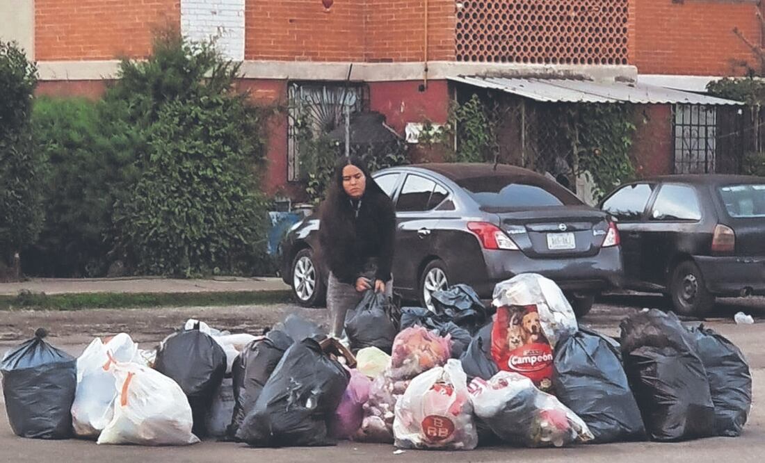 Vecinos han sido captados dejando sus residuos en la calle. Foto Especial