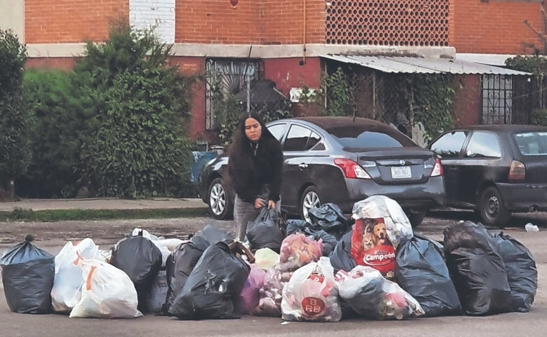 Vecinos han sido captados dejando sus residuos en la calle. Foto Especial
