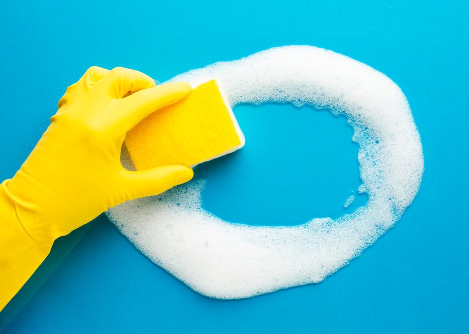 Descubre cómo utilizar el cloro correctamente en la cocina. Foto: Freepik