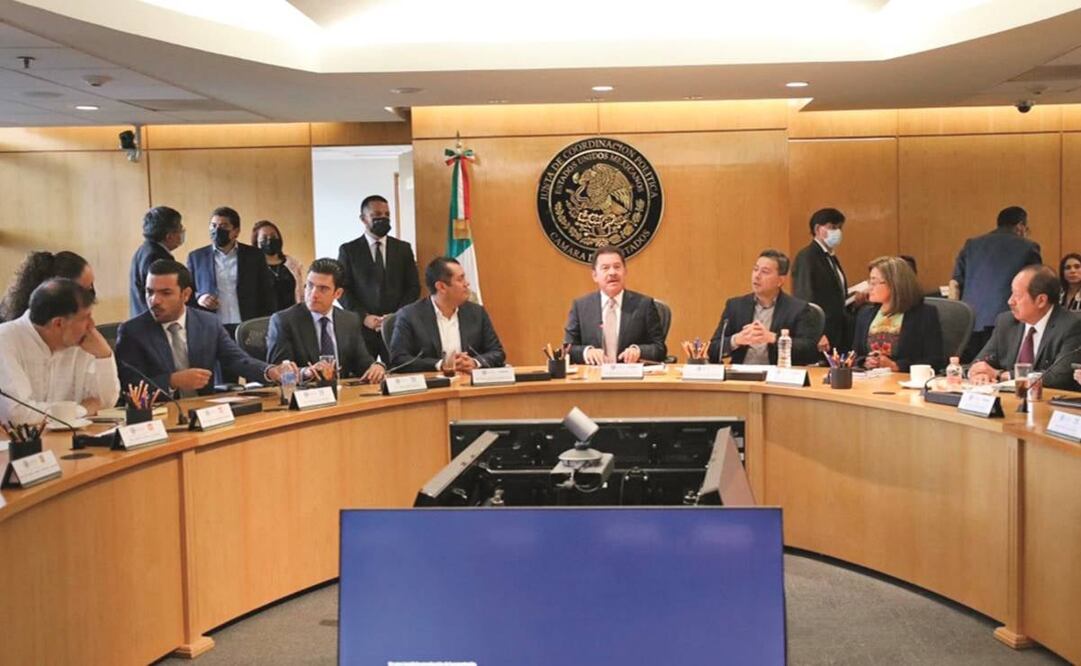 Ignacio Mier, coordinador de Morena, aseguró que la determinación se debió a que no han llegado “formalmente” las propuestas de CNDH e Inai.Foto: Especial