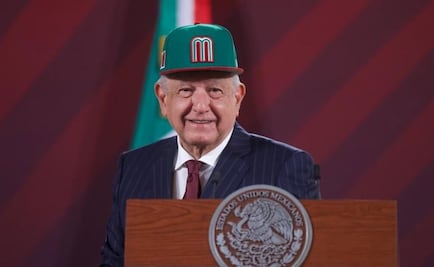FOTOS: Venden en 55 mil pesos gorra supuestamente firmada por AMLO; la ofrecen a meses sin intereses 