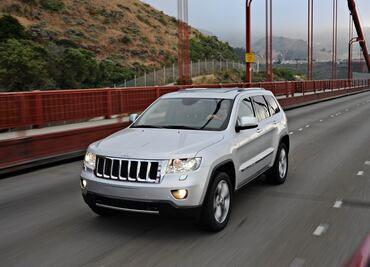 FCA llama a revisión cerca de 700 mil camionetas