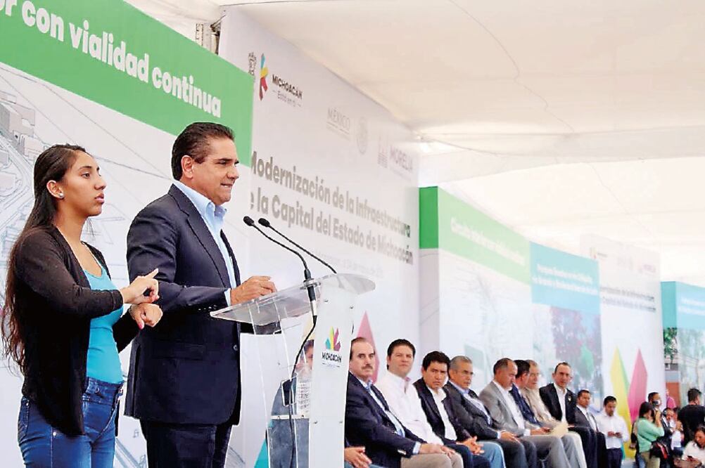 Silvano Aureoles dio el banderazo de las obras con la construcción del Circuito Interior con Vialidad Continua en el libramiento norte de Morelia (Archivo)