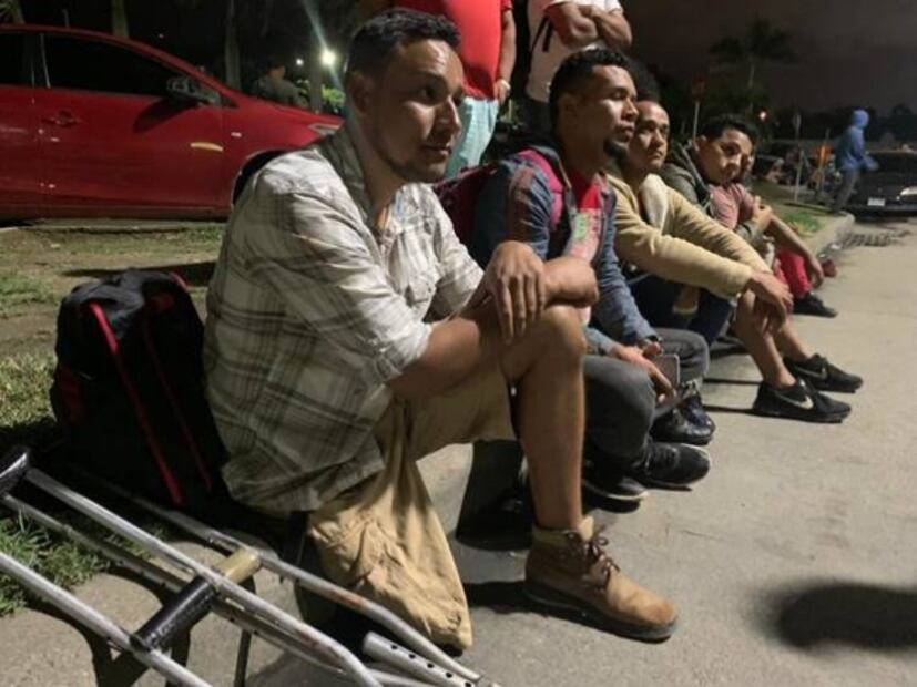 Salen dos caravanas de migrantes irregulares de Honduras a Guatemala, México y EU