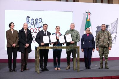 Claudia Sheinbaum firma iniciativas en materia de seguridad; serán enviadas hoy al Congreso