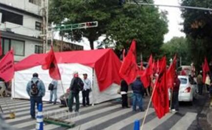 Manifestantes bloquean Municipio Libre y Cuauhtémoc