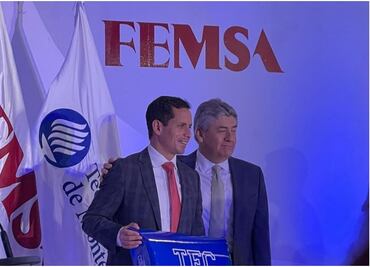 Femsa llama a defender la democracia y fortalecer a los medios de comunicación