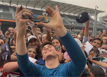 VIDEO: El increíble recibimiento a Pato O'Ward previo al GP de México
