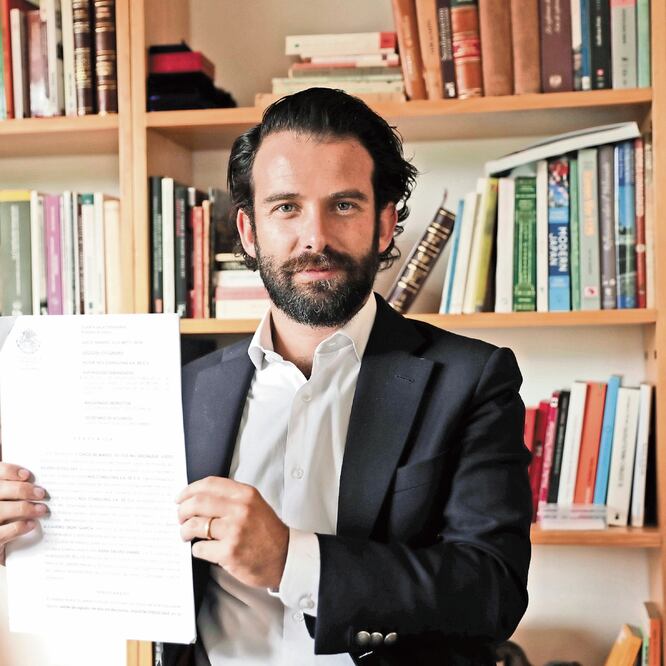 Compartir. Gonzalo Sánchez es abogado y dice que analiza publicar el proceso de su caso para que otros ciudadanos sepan interponer quejas. IVÁN STEPHENS. EL UNIVERSAL