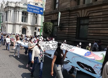 Marchan integrantes del Movimiento de Aspirantes Excluidos de la Educación Superior