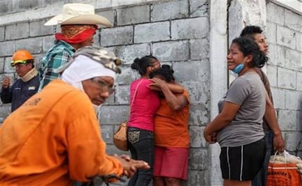 Families seek news of loved ones after explosion in Coatzacoalcos