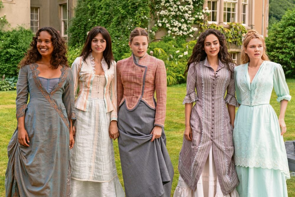 Alisha Boe, Josie Totah, Kristine Frøseth, Aubri Ibrag e Imogen Waterhouse interpretan a un grupo de mujeres cargadas de riquezas a quienes une la amistad. Foto: Apple Tv +