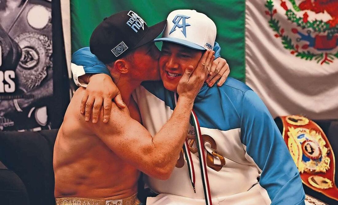 El mentor presume que supo llevar a un chico de 13 años a lo más alto. Foto: Especial