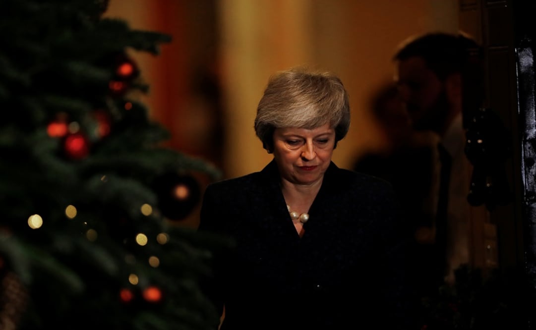 La primera ministra británica, Theresa May, se prepara para hablar después de un voto de confianza de los miembros del Parlamento del Partido Conservador en Londres, Gran Bretaña - Foto: Eddie Keogh / REUTERS