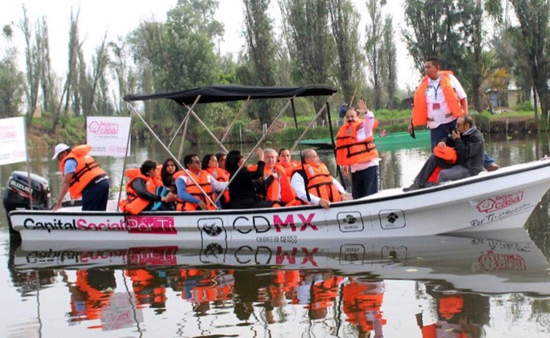 El secretario de Salud acudió a la delegación Xochimilco donde se instaló la Feria de la Salud. (Foto: Twitter @S_SaludCDMX)