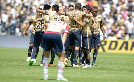 Pumas salva el invicto en casa; tropiezan las Chivas 