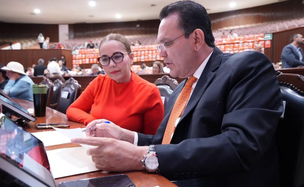 Líder estatal Sergio Torres Félix junto a la diputada de Movimiento Ciudadano (MC) en Sinaloa, Elizabeth Montoya Ojeda (28/01/2026). Foto: Especial