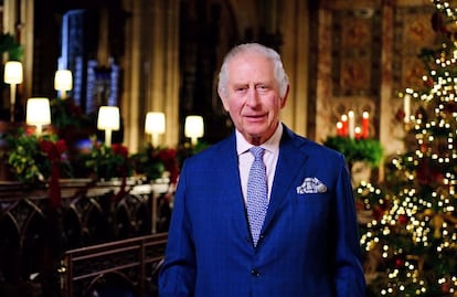En su primer mensaje de Navidad, Carlos III rinde tributo a la fe de Isabel II