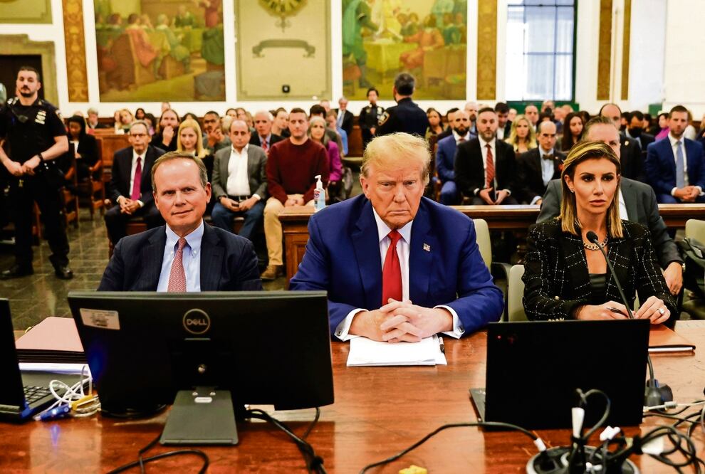 Trump se enfrenta a 91 cargos penales en cuatro casos que incluyen el presunto intento de alterar los resultados electorales de 2020 y de apropiarse de documentos ultrasecretos cuando se fue de la Casa Blanca. Foto: Ilustrativa