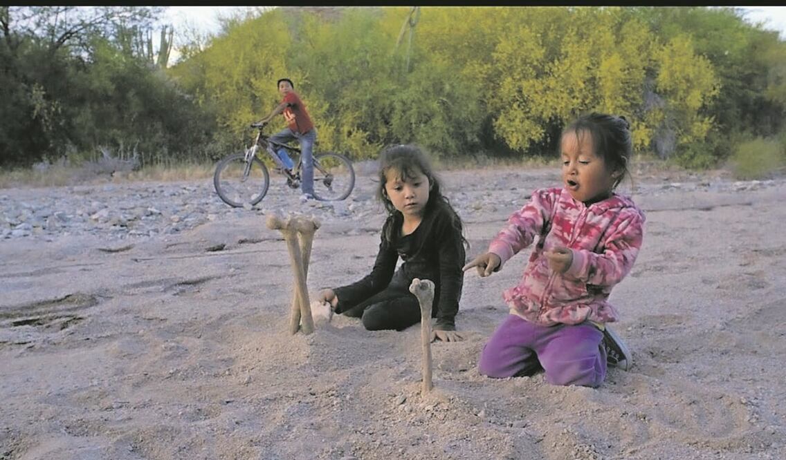 “En el desierto los niños juegan, se divierten, lo conocen, es su vida”, explica el realizador que aborda temas fronterizos. Foto: Cortesía