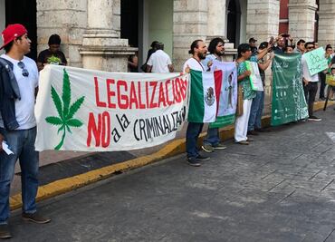 Marchan a favor de la legalización de la marihuana en estados