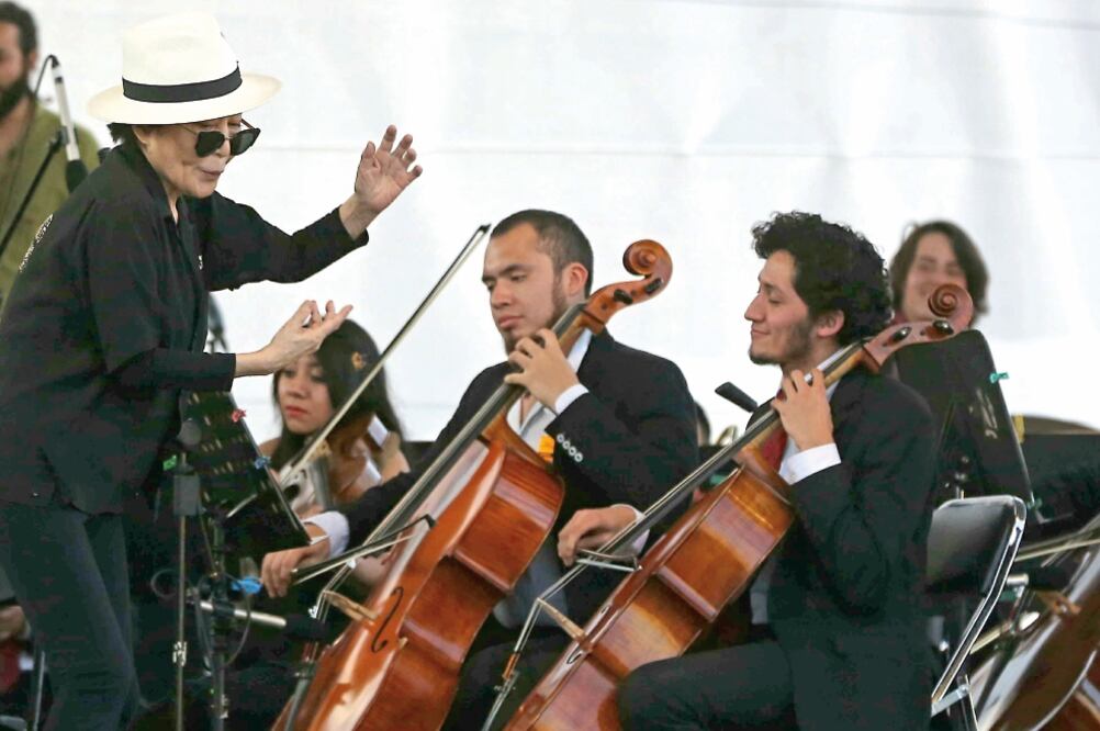 La activista bailó al ritmo de “Give peace a chance”, interpretada por la Orquesta Sinfónica Ollin Yoliztli (ESPECIAL)