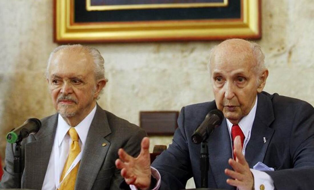 El presidente de la Fundación Premios Rey Jaime I, Santiago Grisolía, y el mexicano Mario Molina. Foto: EFE