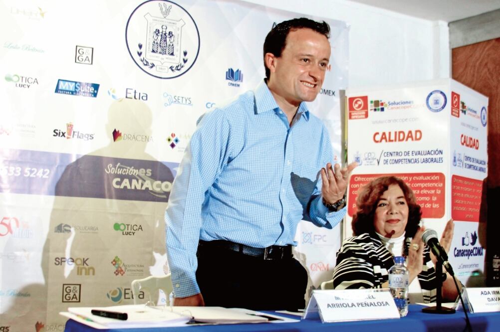 Frente a integrantes de la Cámara de Comercio, Servicios y Turismo en Pequeño (Canacope) de la Ciudad de México, Mikel Arriola pidió que para nombrar al titular del Invea se revise con detalle la trayectoria de los candidatos. Foto: ESPECIAL