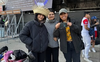 ¡Campamentos y cirujana en la fila! Así vive CDMX la fiebre por el primer concierto de Bad Bunny