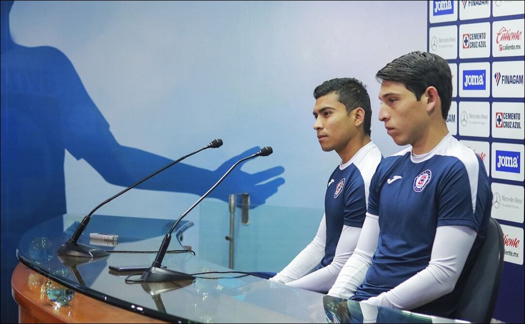 Orbelín Pineda y Alexis Gutiérrez. Foto: Imago 7